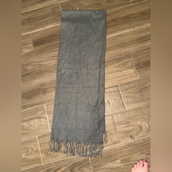 CASHMERE GREY SCARF - SHAWL - STOLE - WRAP - PLAIN LUXURY WITH FRINGE - Picture 5 of 8